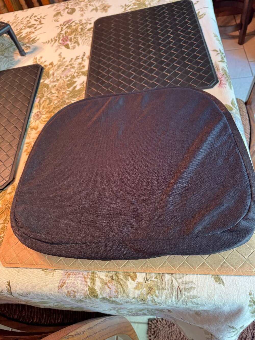 BulbHead Egg Sitter Seat Cushion with Non-Slip Cover, Breathable Honeycomb Desig